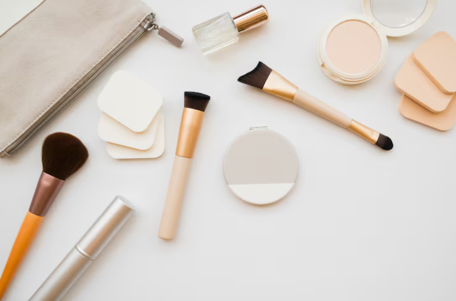 我第一次投資化妝品品牌時，低估了代工會吃掉多少風險